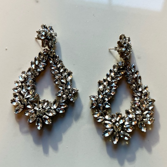 Costume earrings - Clear Stones on cloth - Picture 2 of 3